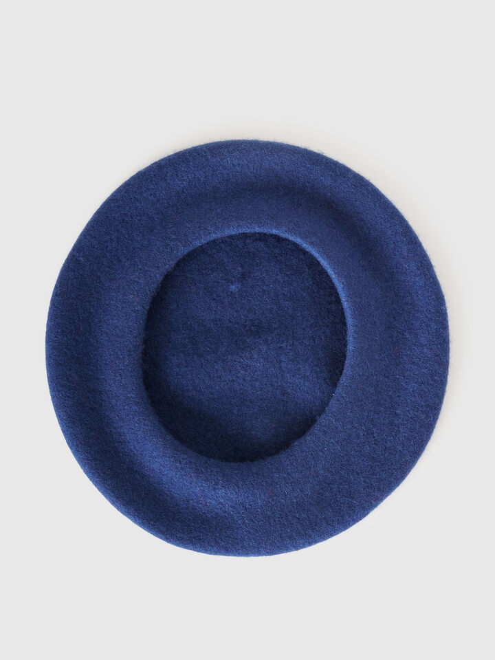 HAT Women image number 2